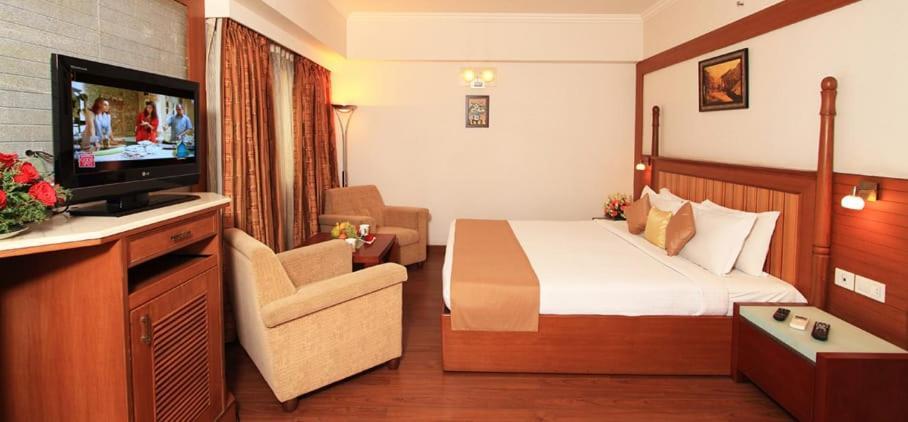 Parijatha Gateway Hotel Bangalore Bagian luar foto