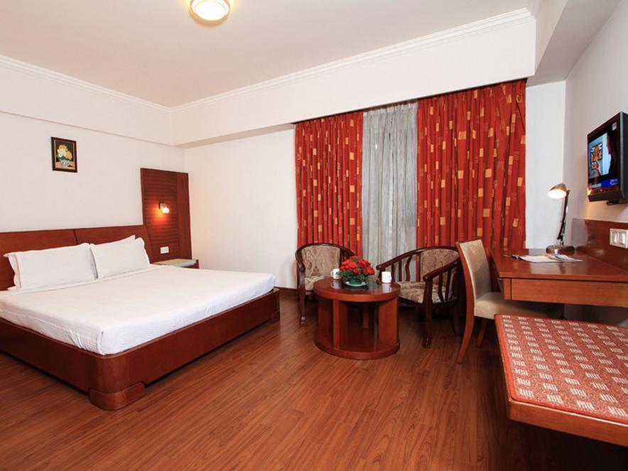 Parijatha Gateway Hotel Bangalore Bagian luar foto